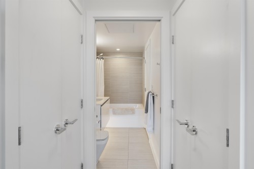 701-5766 Gilbert Road, Richmond, BC 