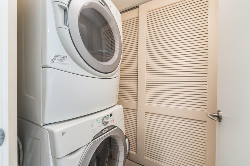 1101-3335 Cypress Place, West Vancouver, BC 