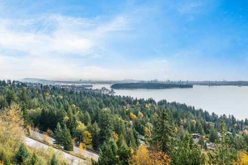 1101-3335 Cypress Place, West Vancouver, BC 