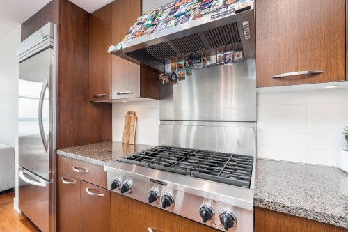 1101-3335 Cypress Place, West Vancouver, BC 