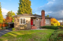 914 17th Street  West Vancouver, BC V7V 3T7