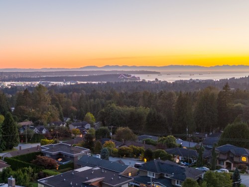 3812 Dalkeith Drive, North Vancouver, BC 