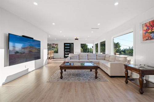 3812 Dalkeith Drive, North Vancouver, BC 