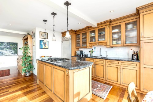 2328 Bellevue Avenue, West Vancouver, BC 