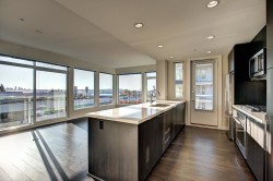 409-255 1st Street W North Vancouver, BC V7M 3G8