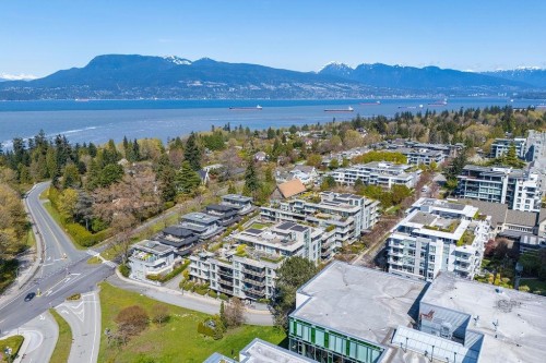 Th 16-6063 Iona Drive, Vancouver, BC 