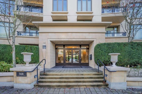 303-568 Waters Edge Crescent  West Vancouver, BC V7T 0A2