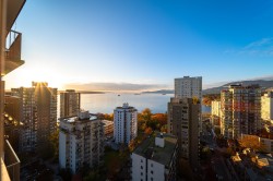 2004-1251 Cardero Street  Vancouver, BC V6G 2H9