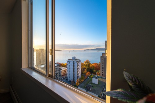 2004-1251 Cardero Street, Vancouver, BC 