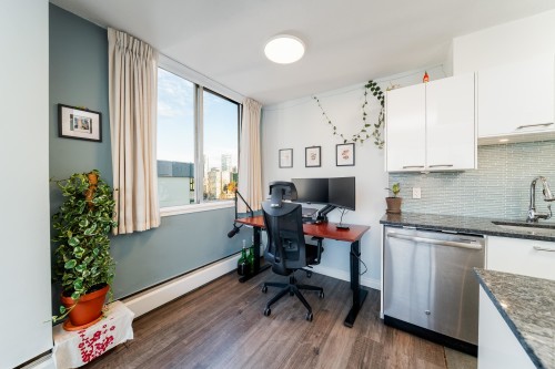 2004-1251 Cardero Street, Vancouver, BC 