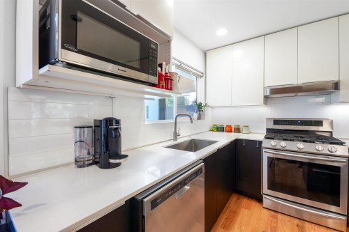 1287 15Th Street W, North Vancouver, BC 