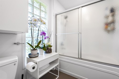 1287 15Th Street W, North Vancouver, BC 