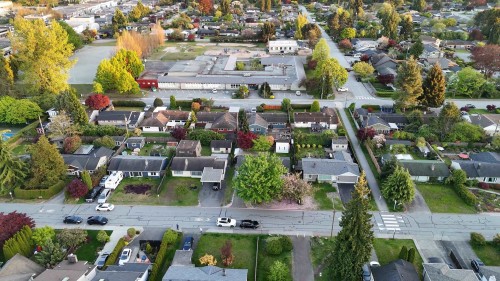 1287 15Th Street W, North Vancouver, BC 