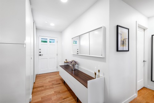 1287 15Th Street W, North Vancouver, BC 