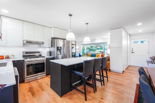 1287 15Th Street W, North Vancouver, BC 