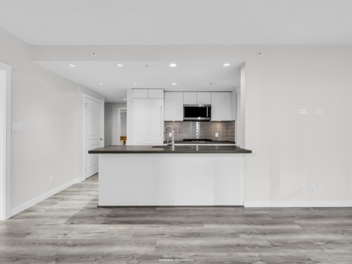 1503-3093 Windsor Gate, Coquitlam, BC 