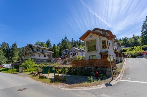 1084 Foxglove Lane, Bowen Island, BC 
