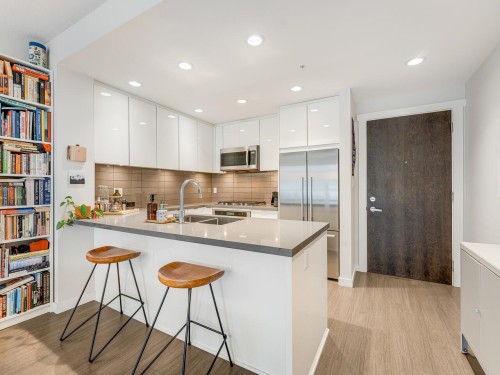 412-255 1st Street W North Vancouver, BC V7M 3G8