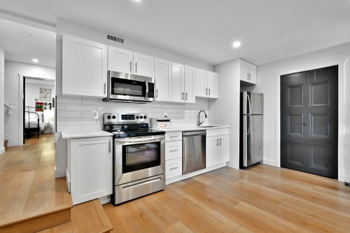 961 Noons Creek Drive, Port Moody, BC 