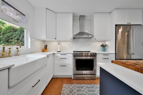 961 Noons Creek Drive, Port Moody, BC 