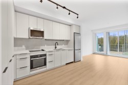 513-3075 Murray Street  Port Moody, BC V3H 0N9