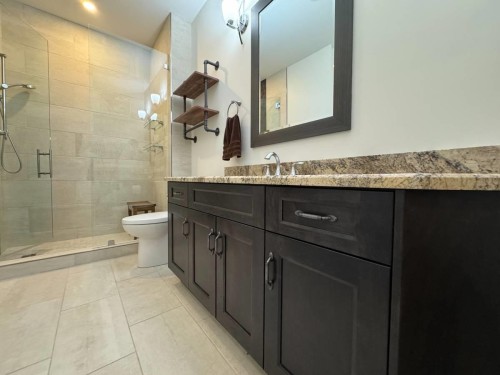 Lower-20998 River Rd, Maple Ridge, BC 