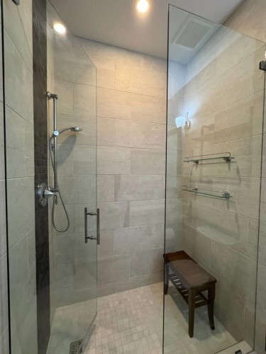 Lower-20998 River Rd, Maple Ridge, BC 