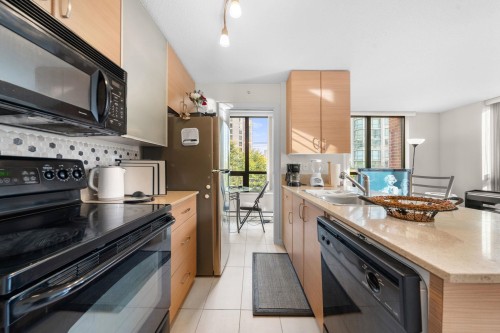 502-909 Mainland Street, Vancouver, BC 