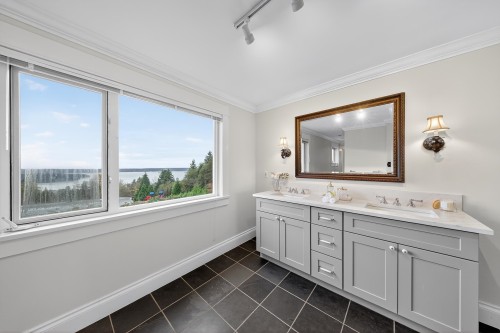 1314 Chartwell Drive, West Vancouver, BC 