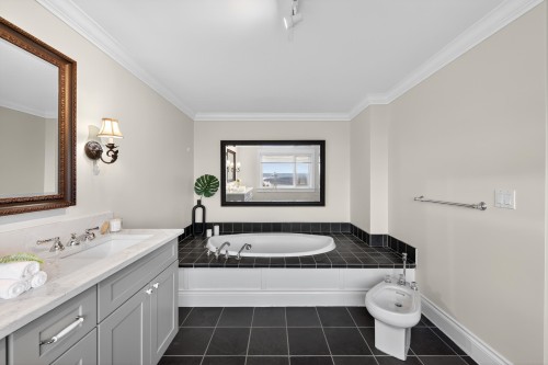 1314 Chartwell Drive, West Vancouver, BC 