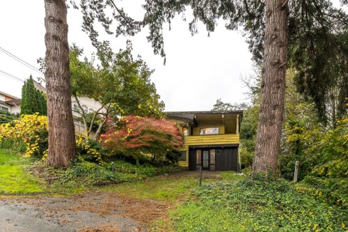 5449 Royal Oak Avenue  Burnaby, BC V5H 3N1