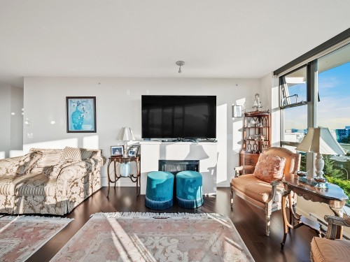 805-683 Victoria Park W, North Vancouver, BC 