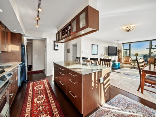 805-683 Victoria Park W, North Vancouver, BC 