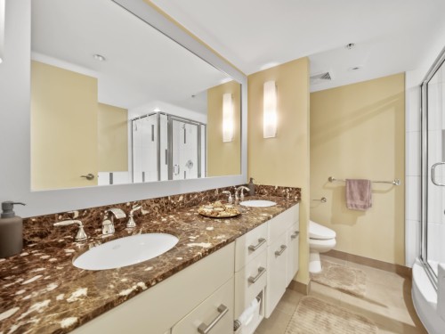 805-683 Victoria Park W, North Vancouver, BC 