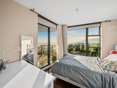 805-683 Victoria Park W, North Vancouver, BC 