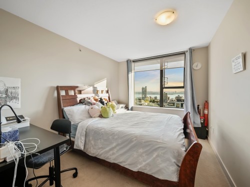 805-683 Victoria Park W, North Vancouver, BC 