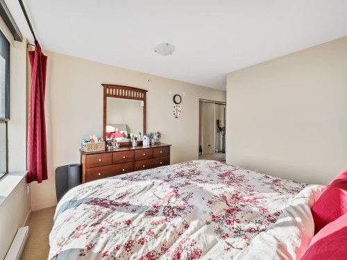 805-683 Victoria Park W, North Vancouver, BC 