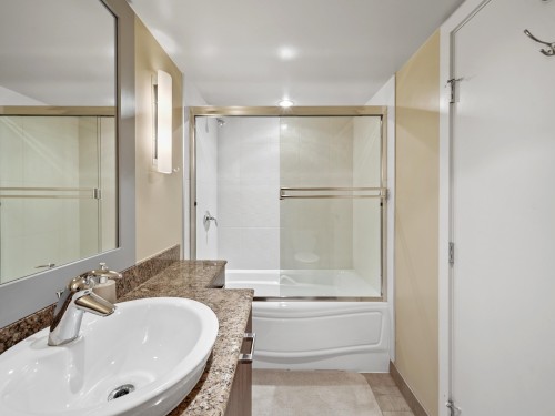 805-683 Victoria Park W, North Vancouver, BC 