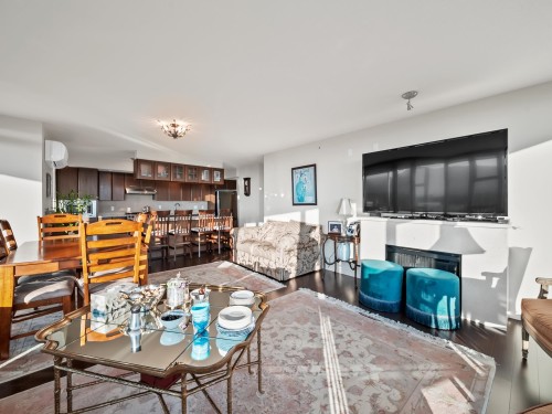 805-683 Victoria Park W, North Vancouver, BC 