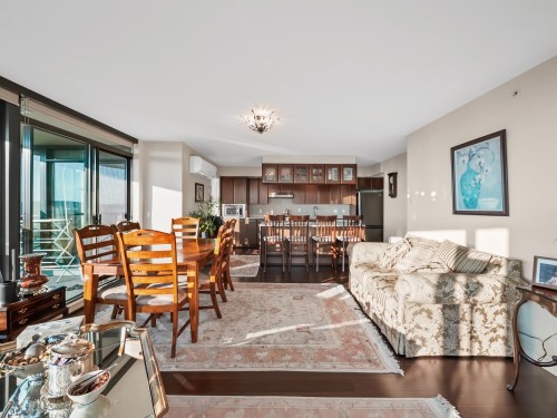 805-683 Victoria Park W, North Vancouver, BC 