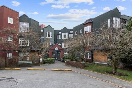 314-121 29th Street W North Vancouver, BC V7N 4L6