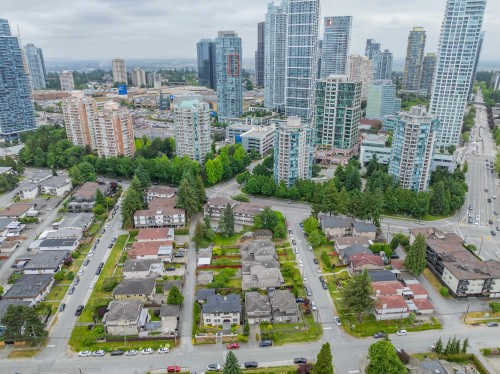 5864 Pioneer Avenue, Burnaby, BC 