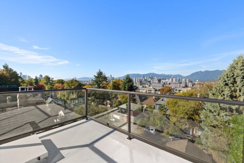 31 11Th Avenue W, Vancouver, BC 