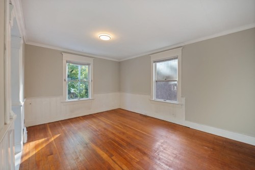 31 11Th Avenue W, Vancouver, BC 