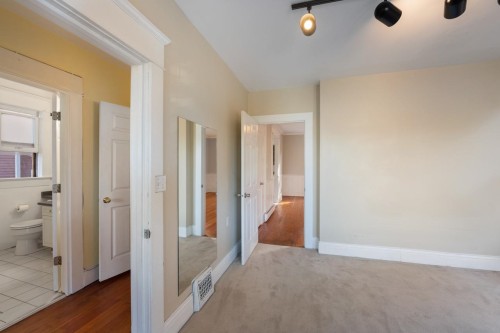 31 11Th Avenue W, Vancouver, BC 