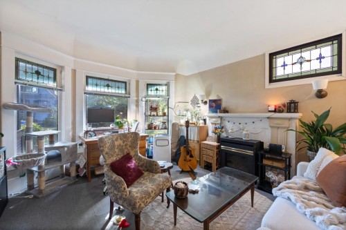 31 11Th Avenue W, Vancouver, BC 