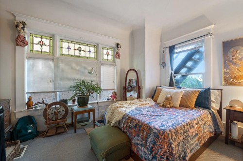 31 11Th Avenue W, Vancouver, BC 