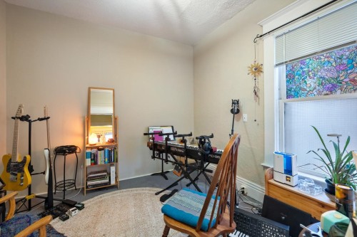 31 11Th Avenue W, Vancouver, BC 