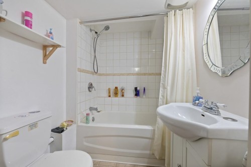 31 11Th Avenue W, Vancouver, BC 