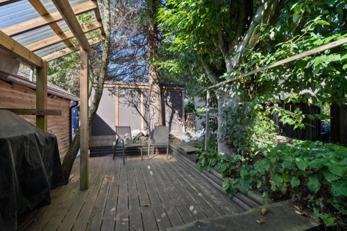 31 11Th Avenue W, Vancouver, BC 